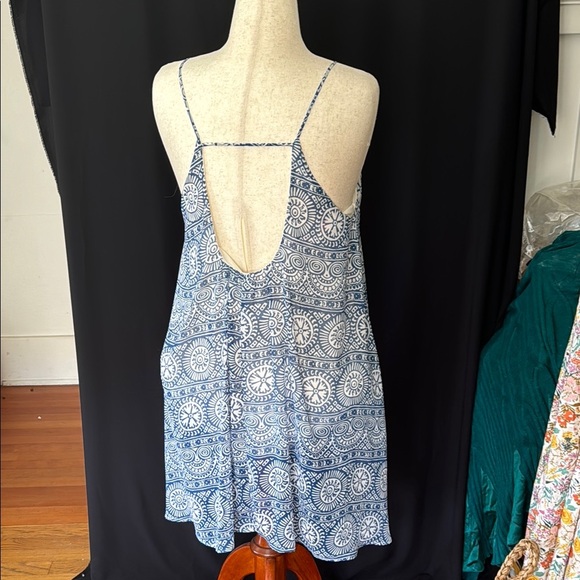 Final Touch Blue and White Patterned Dress, size Medium - Picture 4 of 8